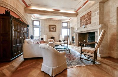 Historic property for sale Uzès, Occitania, Image 5/25