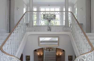 Manor House for sale Ojrzanów, Pałac w Ojrzanowie, Mazovia, Hallway