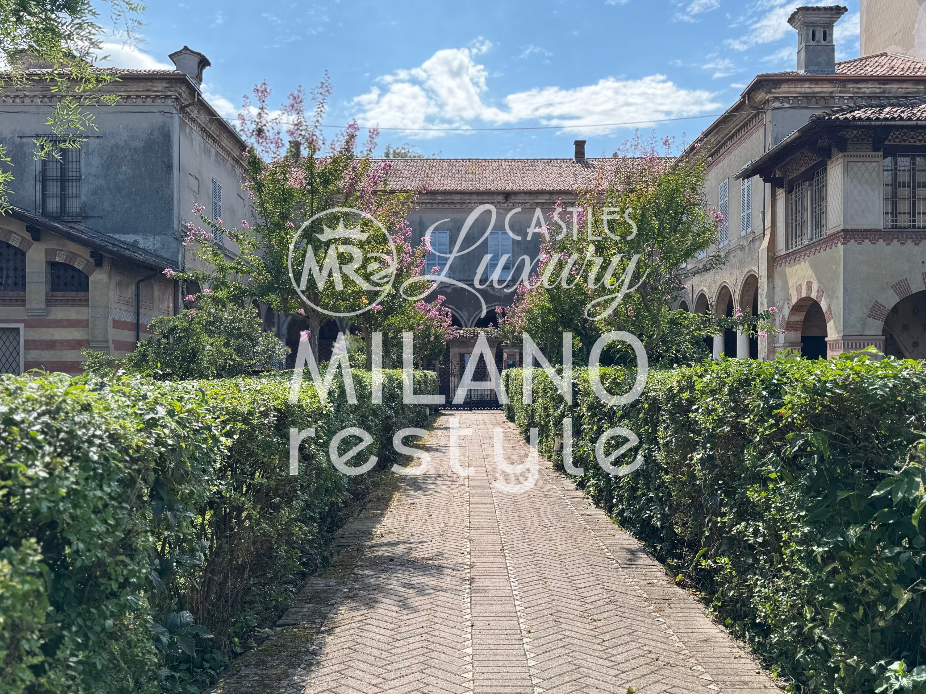 Photos Castle near Brescia: Palazzo Martinengo