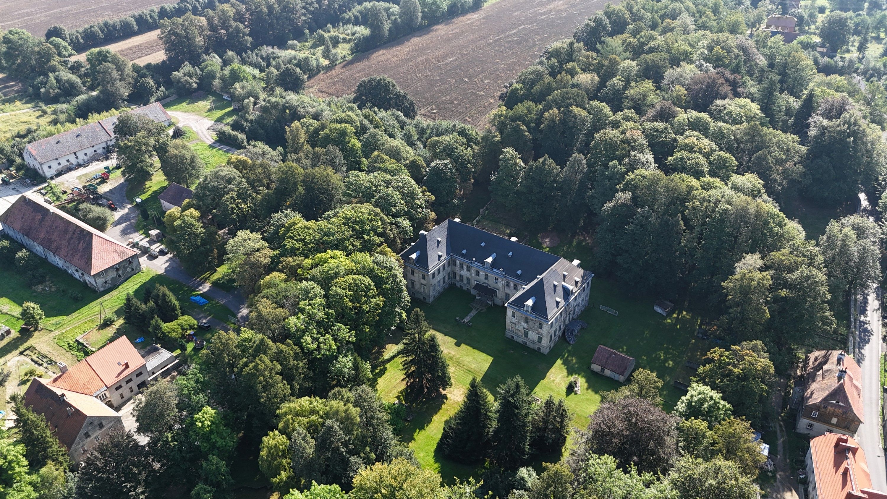 Photos Meffersdorf Castle in Pobiedna
