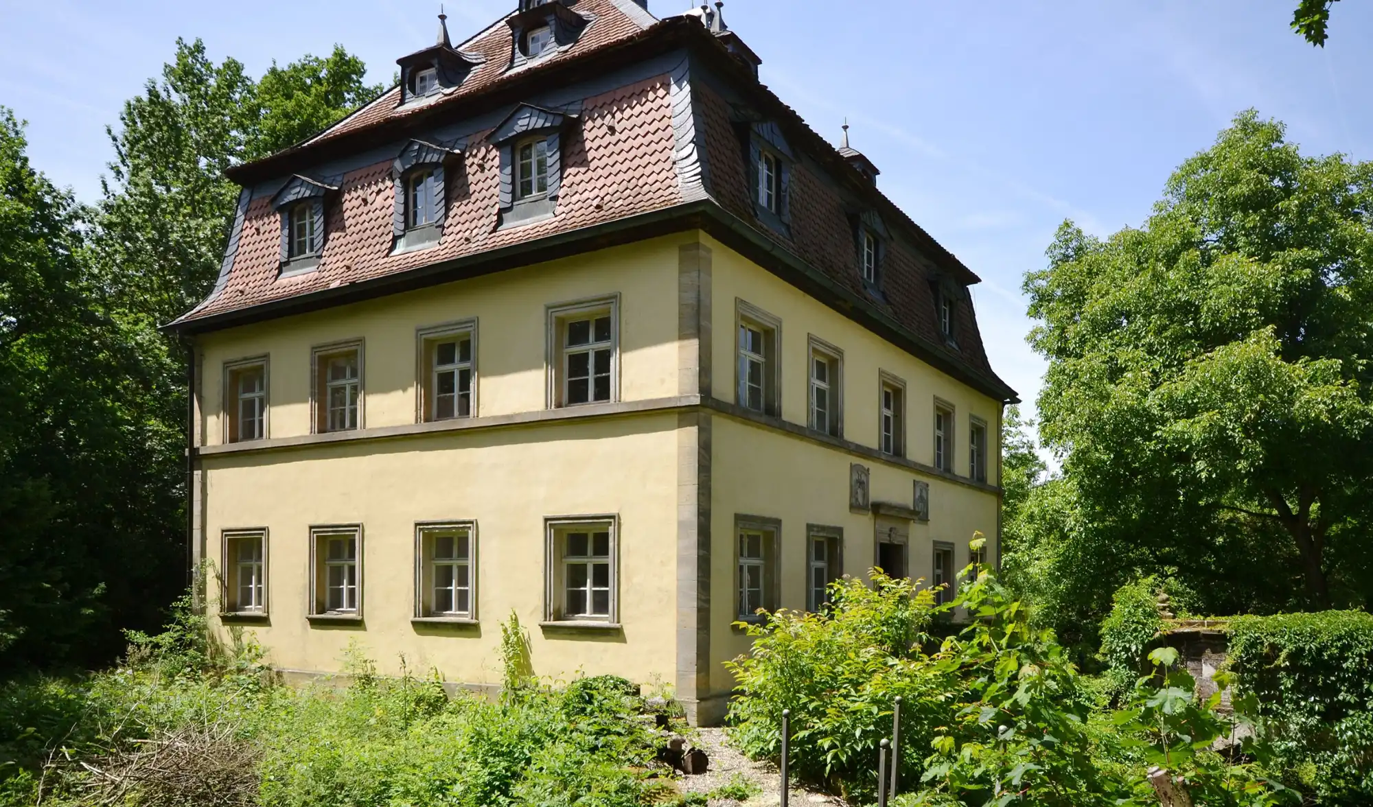 Photos Former Water Castle: Baroque manor house in Northern Bavaria