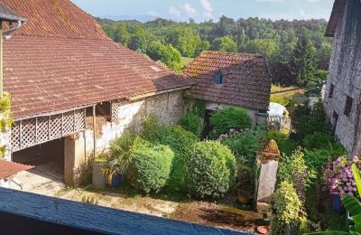 Historic property for sale Lasseube, New Aquitaine, Garden