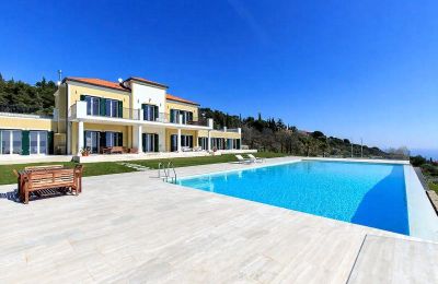 Historic Villa for sale Cipressa, Liguria, Image 2/44
