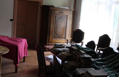 Historic Villa for sale Faido, Ticino, Sala da pranzo restaurata con accesso indipendente al giardino