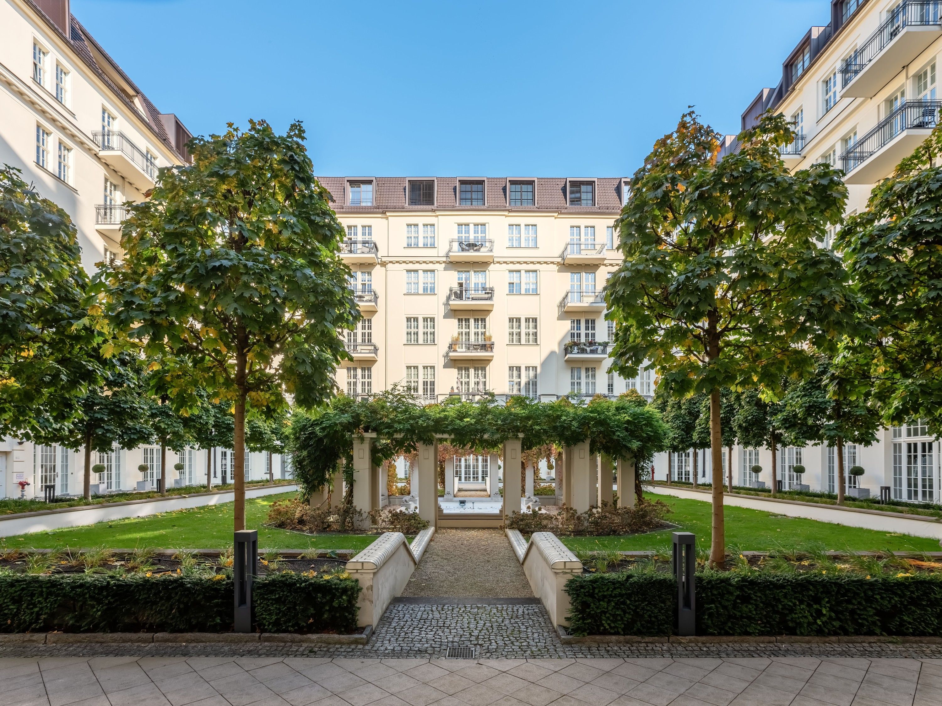Photos Luxury living in Cumberland House - Historic Building on Kurfürstendamm