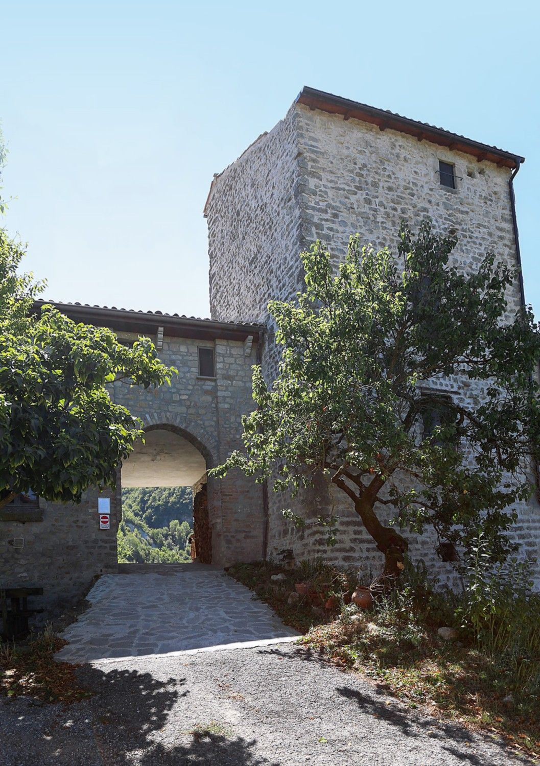 Photos Medieval Tower in Oltrepò Pavese - The New Tuscany