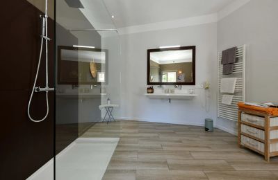 Historic property for sale Uzès, Occitania, Image 16/34