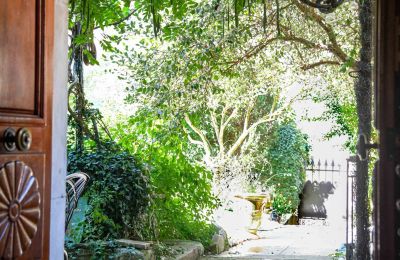 Historic property for sale Uzès, Occitania, Image 33/34