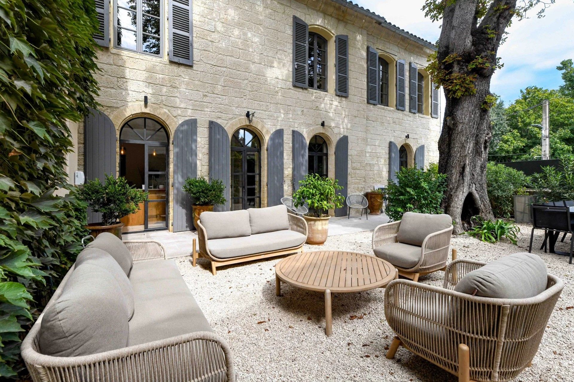Photos Character home in the heart of Uzès with garden and pond