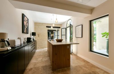 Historic property for sale Uzès, Occitania, Image 5/24