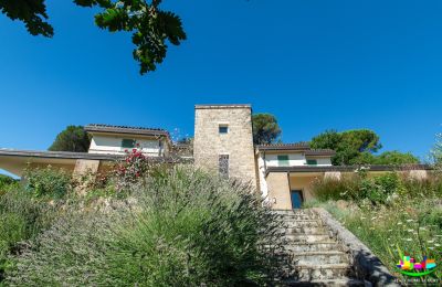 Manor House for sale Perugia, Umbria, Image 2/51
