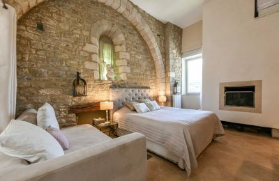 Historic property for sale Goudargues, Occitania, Image 13/21