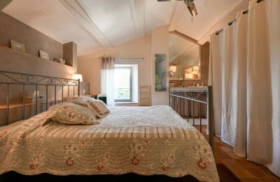 Historic property for sale Goudargues, Occitania, Image 18/21