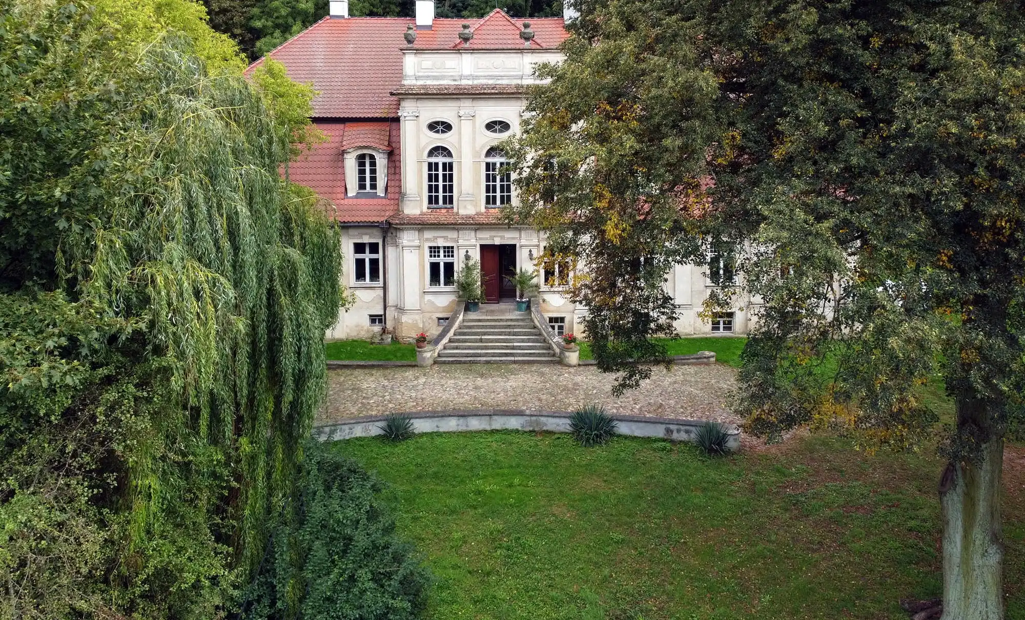 Photos Country estate with manor, outbuildings and park