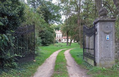 Manor House for sale Popowo Stare, Pałac w Popowie Starym, Greater Poland, Access