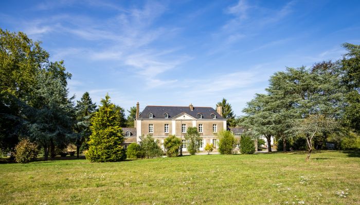 Manor House for sale Couëron, Pays de la Loire,  France