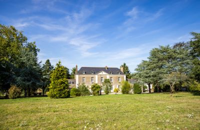 Manor House Couëron, Pays de la Loire