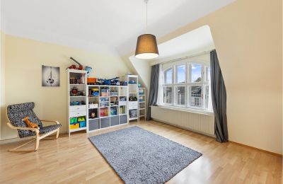 Historic Villa for sale Währing, Vienna, Ein Zimmer des ausgebauten Dachgeschosses