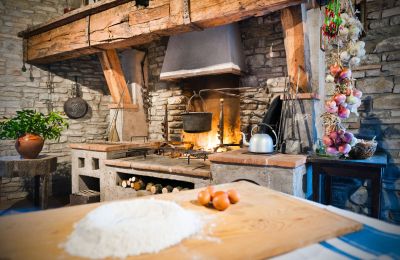 Urban palace for sale Mercatello sul Metauro, Marche, Kitchen