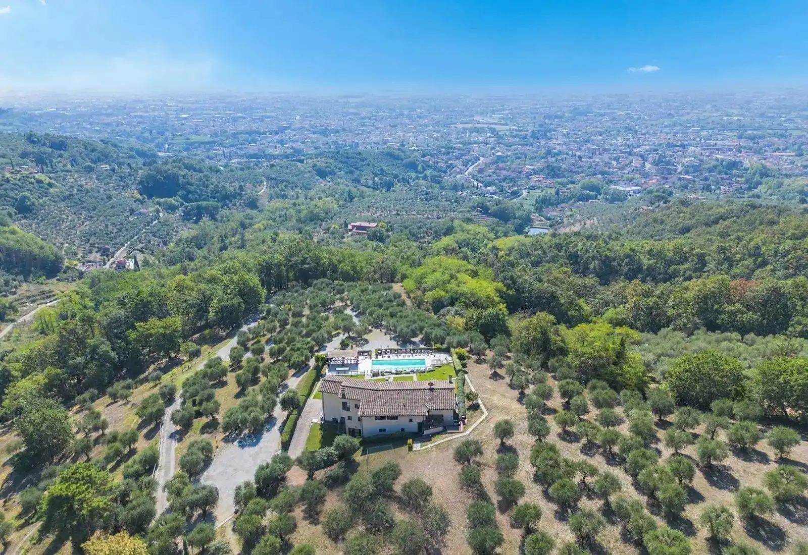 Photos Villa Marsetti: Toskana-Landhaus in Panoramalage mit Olivenhain und Pool bei Montecatini Terme