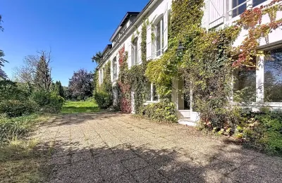 Historic property for sale Lourdes, Occitania, Image 3/27
