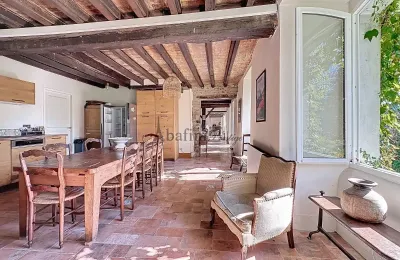 Historic property for sale Lourdes, Occitania, Image 9/27