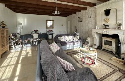 Historic villa for sale Beauvais-sur-Matha, rue de l eglise 12, New Aquitaine, Image 3/18