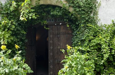 Castle for sale 84375 Kirchdorf am Inn, Hofmarkstraße 2, Bavaria, Schlosstor