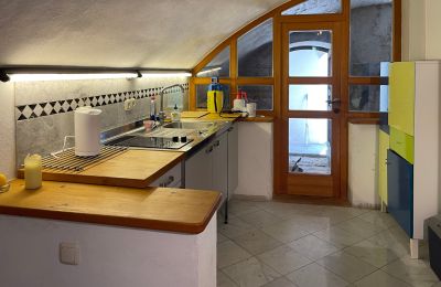 Castle for sale 84375 Kirchdorf am Inn, Hofmarkstraße 2, Bavaria, Einliegerwohnung im EG: Küche (Carrara-Marmor und FBH)