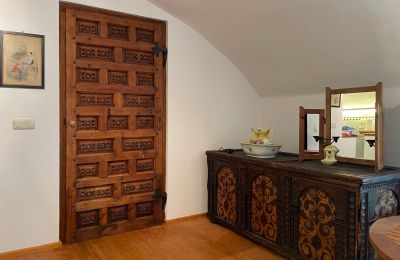 Castle for sale 84375 Kirchdorf am Inn, Hofmarkstraße 2, Bavaria, Einliegerwohnung im EG: Badezimmertüre