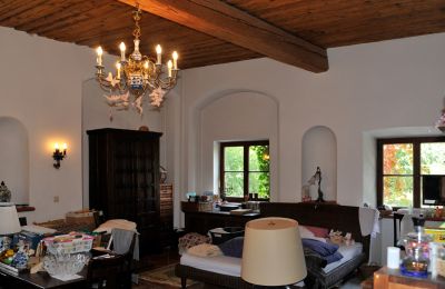 Castle for sale 84375 Kirchdorf am Inn, Hofmarkstraße 2, Bavaria, 1. Stock: Schlafzimmer 1 im NW mit Terracotta und FBH