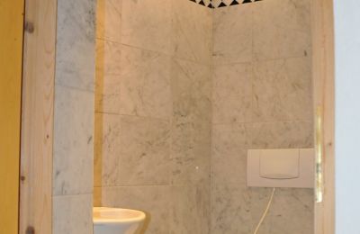 Castle for sale 84375 Kirchdorf am Inn, Hofmarkstraße 2, Bavaria, 2. Stock: WC (Carrara-Marmor)