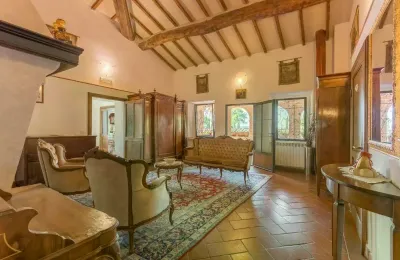 Country property for sale Monteroni d'Arbia, Tuscany, Image 3/39