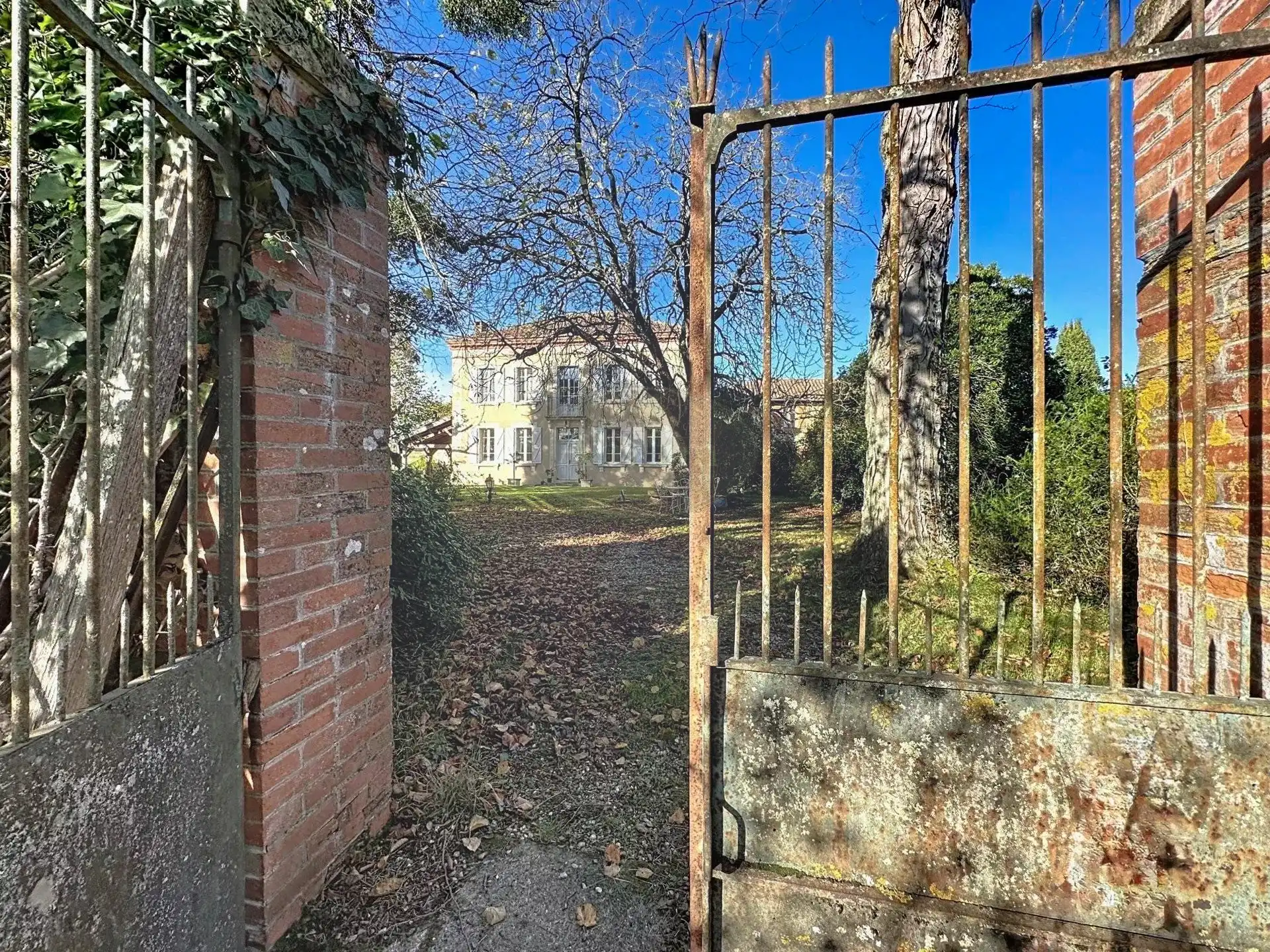 Photos Rural estate with guest house near Masseube