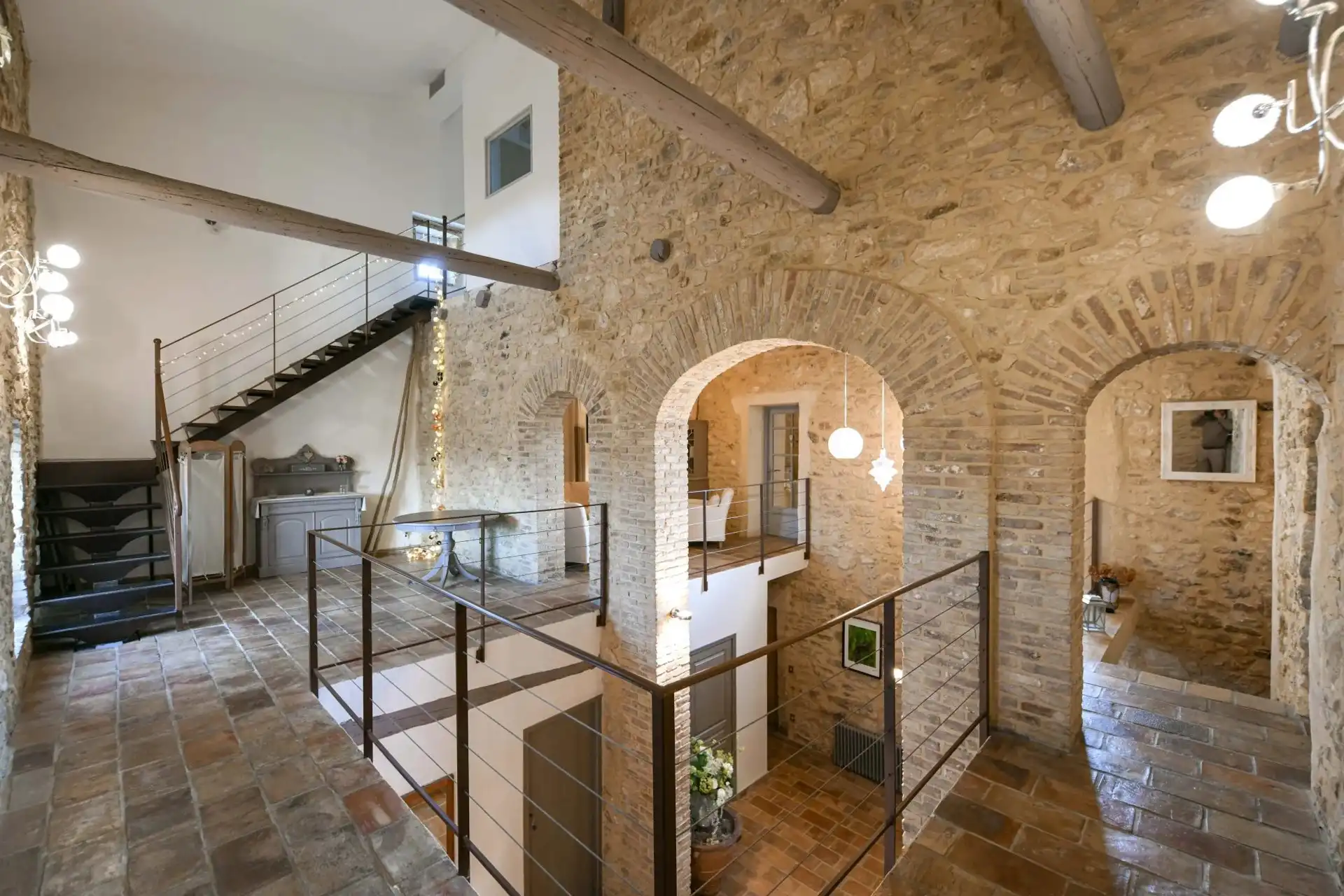Photos Stone character property with guest house and park in Uzès