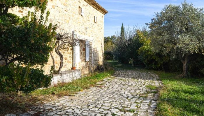  Uzès 5