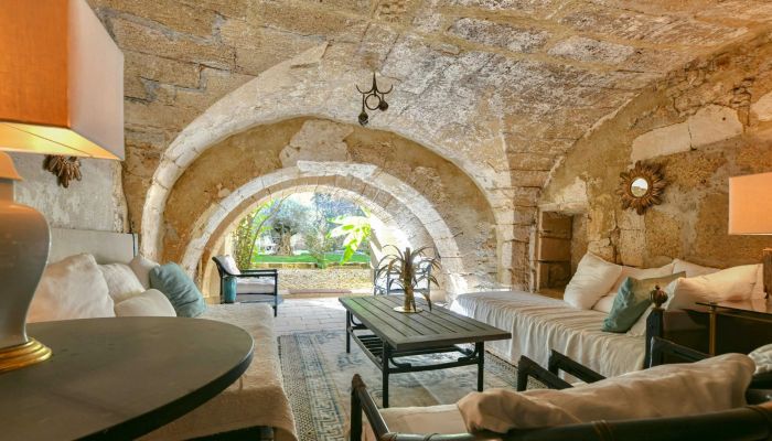 Historic property for sale Uzès, Occitania