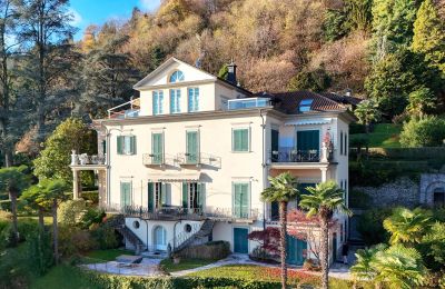 Historic properties, Lake view apartment in historic villa in Meina, Via Strisce 28