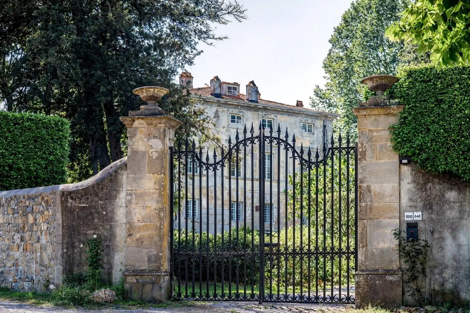 Photos Period property near Lucca with business opportunity - 12.4 acres of grounds