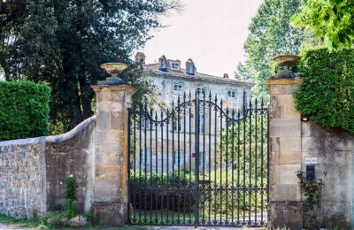 Historic villa for sale Capannori, Tuscany, Portal