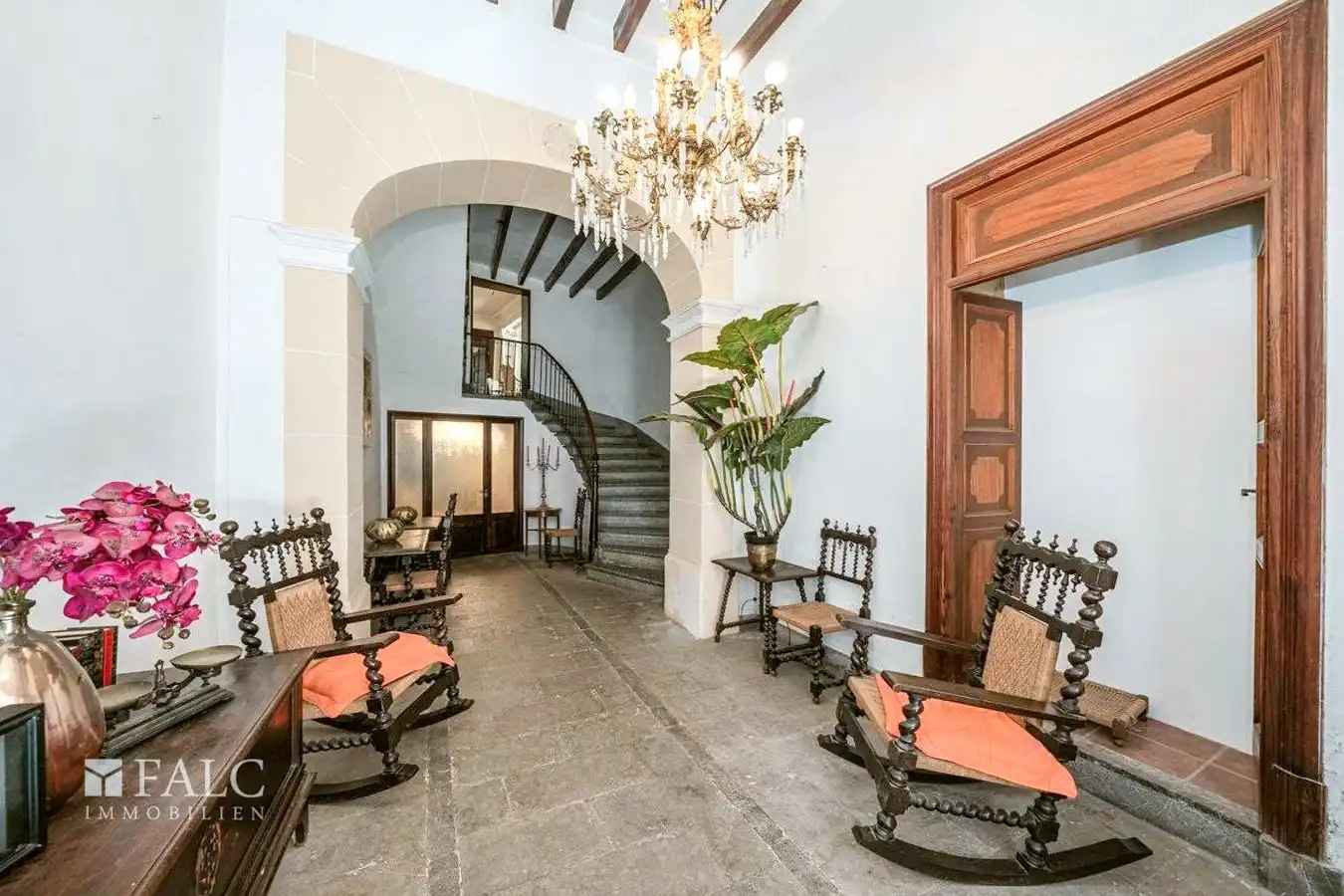 Photos Historic townhouse in Sóller with café, terrace and pool