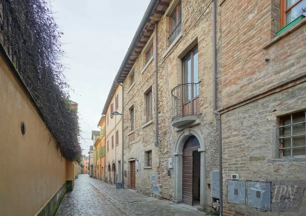 Photos Period apartment in historic townhouse in Città di Castello