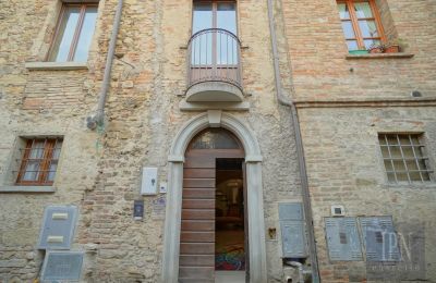 Period apartment for sale Città di Castello, Umbria, Image 3/24