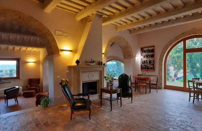 Country property for sale Sarteano, Tuscany, Image 8/50