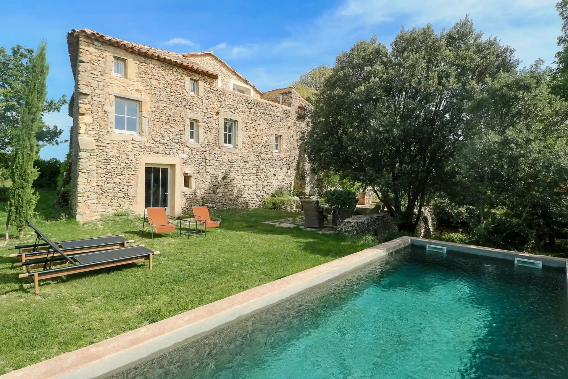 Photos Mas in a secluded rural setting with parkland, Energy Rating A