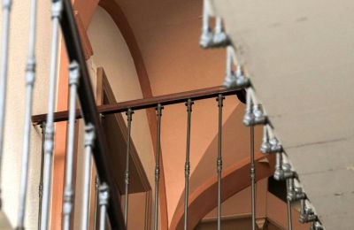 Urban palace for sale Uzès, Occitania, Image 6/25