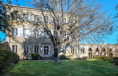 Urban palace for sale Uzès, Occitania, Image 3/25