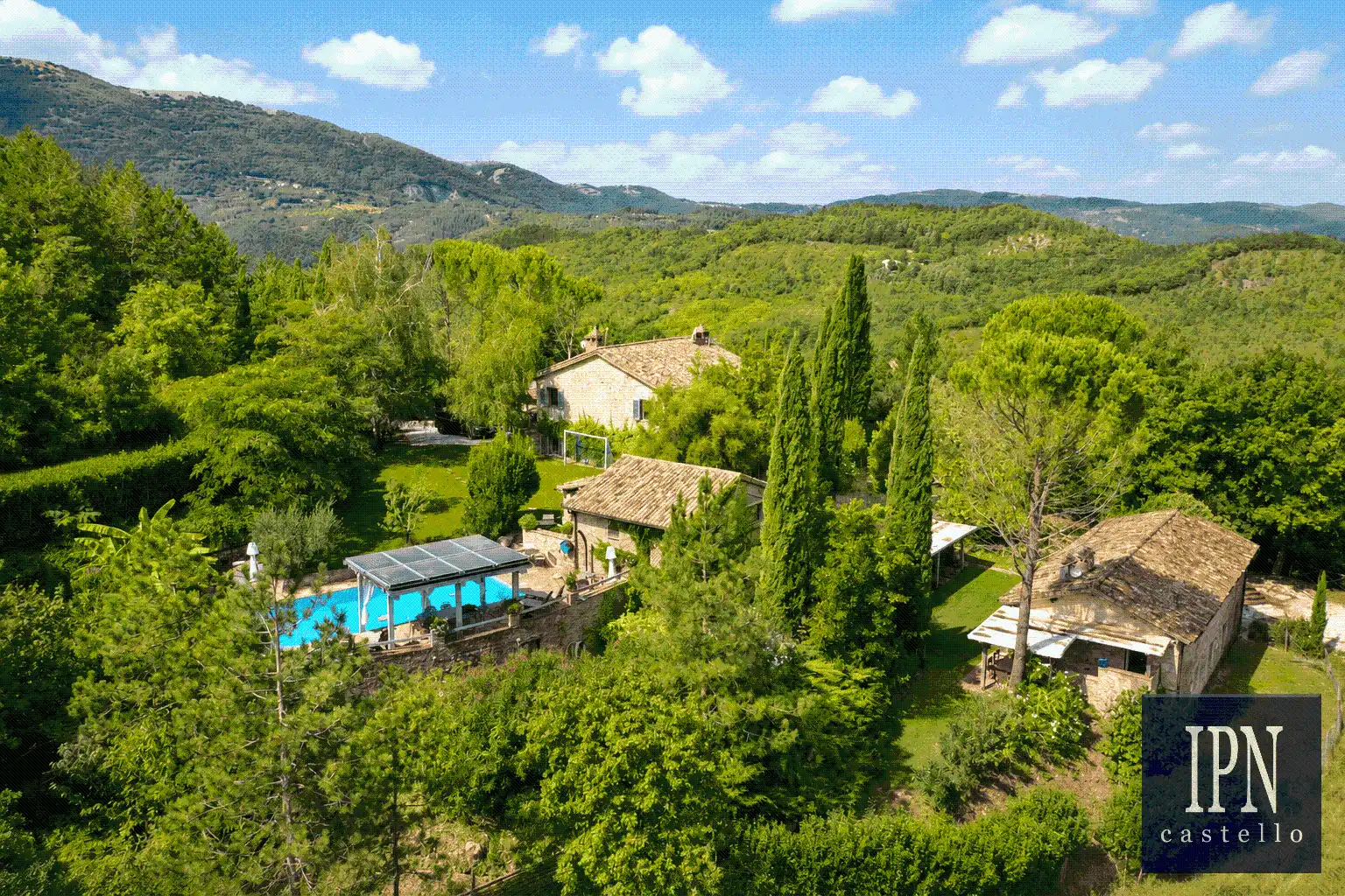 Photos Country property with panoramic views