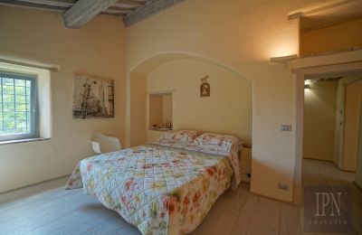 Country property for sale Italy, Image 38/50