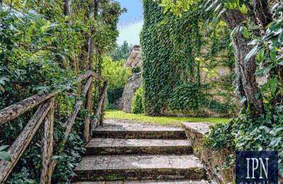 Country property for sale Italy, Image 19/44